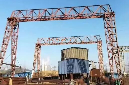 門式起重機減速機為什么漏油？我們平常該怎樣維修保養(yǎng)門式起重機？