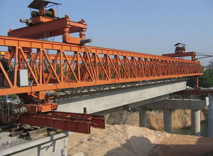 為什么鐵路架橋機(jī)價格會受到多種因素的影響？